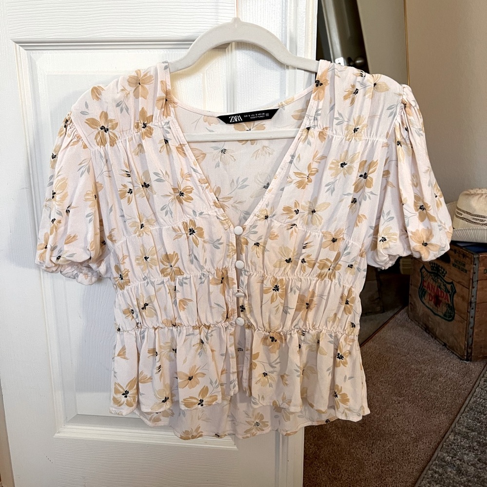 Zara Floral Top - Picture 1 of 3